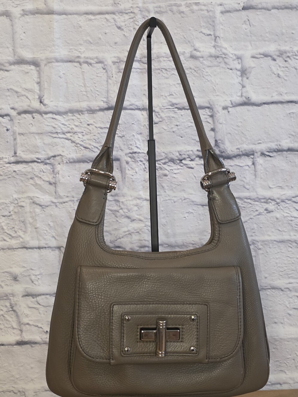 Banana Republic Ashbury Hobo Leather Taupe Grey SPR 09 Turn Lock Shoulder Bag